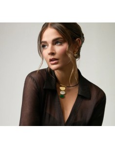 Collar de acero negro y dorado y piedra verde 2
