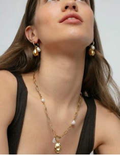 Collar de mujer de acero Ip dorado con perlas  2