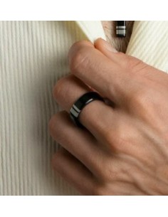 Anillo de acero Ip negro con detalle de acero 2