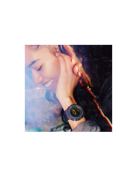 G-Shock GA-2100k-2aer – Reloj Negro con Diseño Urbano y Esfera Multicolor