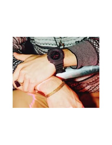 G-Shock GA-2100k-5aer – Reloj Negro con Diseño Urbano y Esfera Multicolor