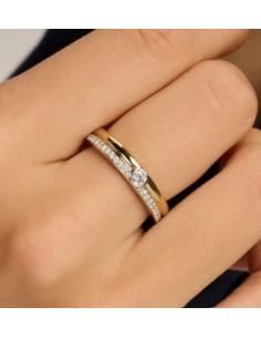 Anillo clásico de circonitas con contraste plata de 1ª ley 2