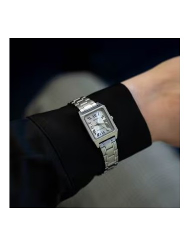 Reloj cuadrangular casio