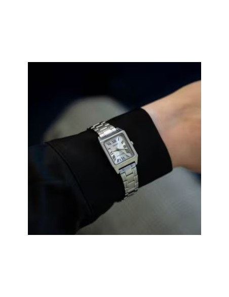 Reloj cuadrangular casio