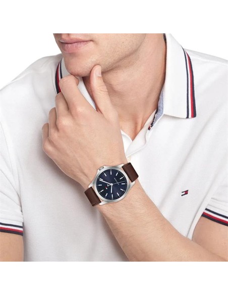 Reloj Tommy Hilfiger para Hombre 1710669 - Elegancia Clásica en Acero Inoxidable