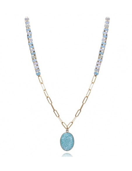 Gargantilla de mujer con cadena dorada, cuentas de color y medalla azul ovalada