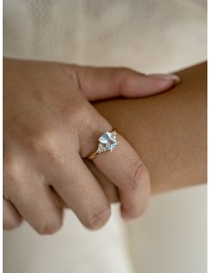 0.12ct Anillo topacio oro amarillo de 18k