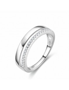Anillo de Plata con Línea de Circonitas