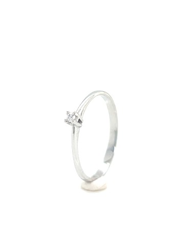 Anillo de Oro Rosa 18K con Brillante – Elegancia Atemporal