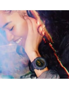G-Shock GA-2100k-2aer – Reloj Negro con Diseño Urbano y Esfera Multicolor 2